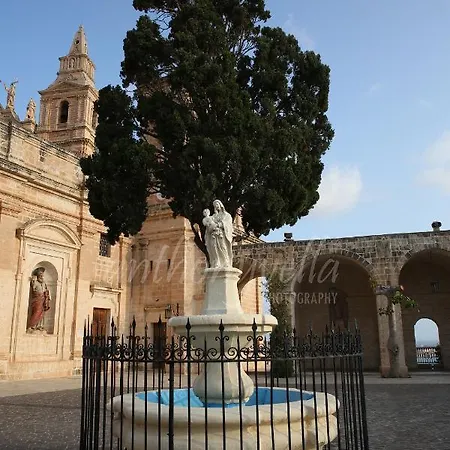 Temple Hill - In The Heart Of Apartamento Mellieħa