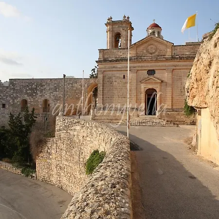 Temple Hill - In The Heart Of Apartamento Mellieħa